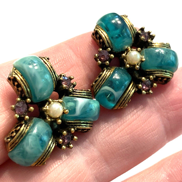 Vintage Mid Century Clip On Earrings Dressy Gold Green Purple Faux Pearl Beads - Picture 6 of 8